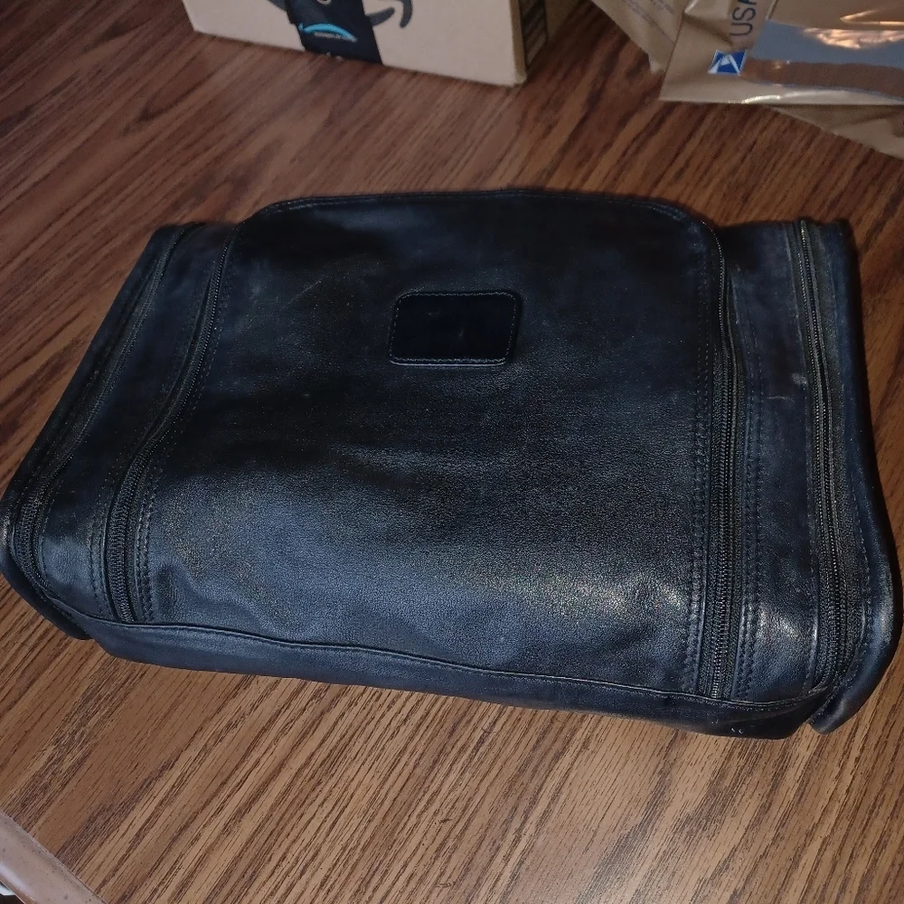 Tumi Vintage Leather Travel Kit, 13x8.5x4